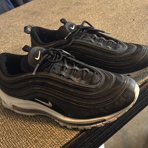 Nike Black and White Air Max Sneakers size 11.